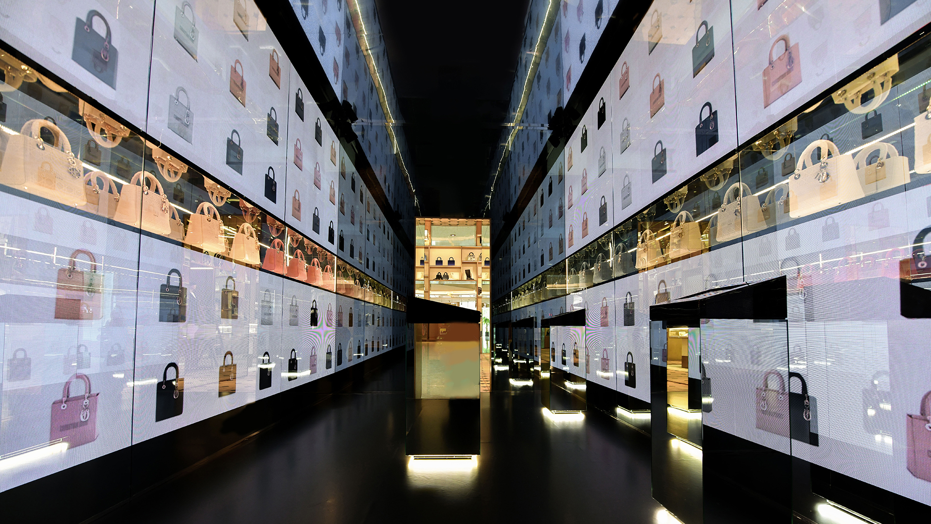 LADY DIOR Popup store Tour 2020-22