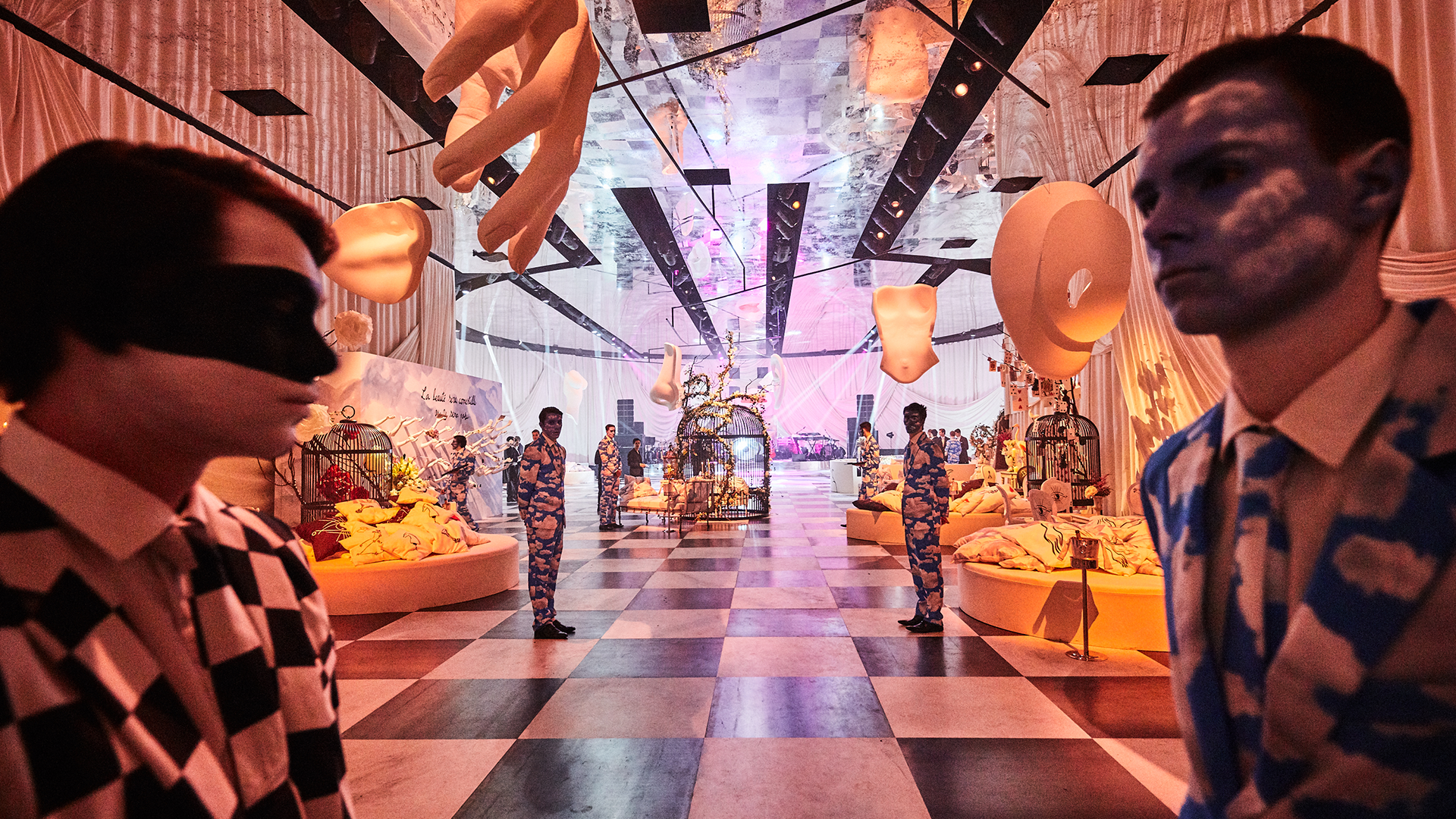 LADY DIOR Popup store Tour 2020-22